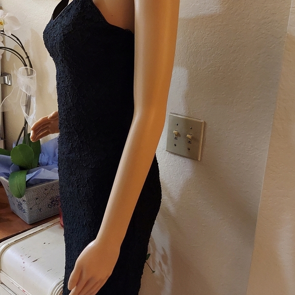 LBD - Picture 3 of 7